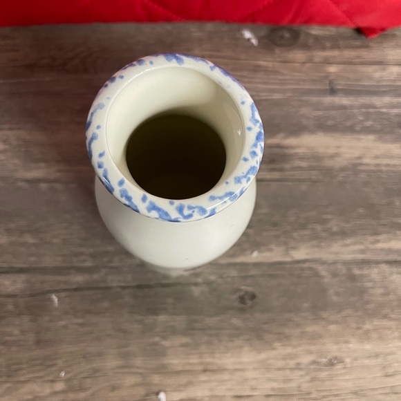 Vintage Apple Milk Bottle – Painted Glass with Blue Rim – Country Kitchen Decor - Picture 3 of 7